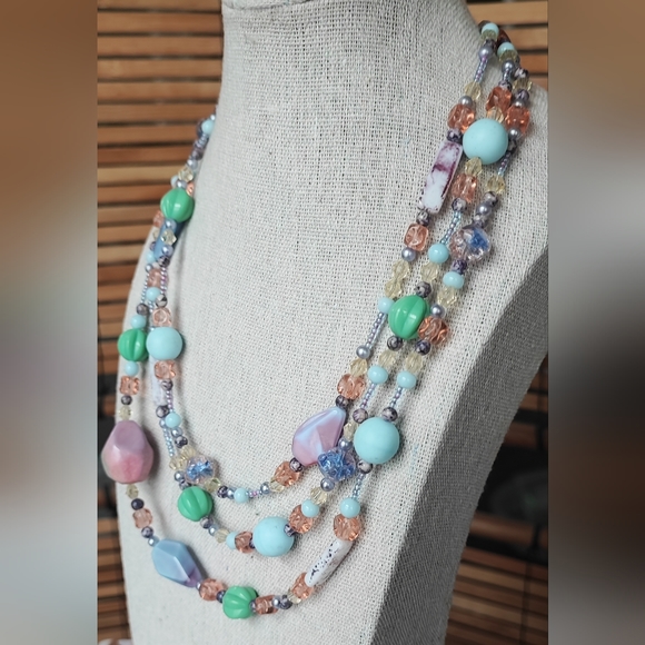 Mixed Media Vintage Three Strand Necklace Silver Tone Ribbed Barrel Clasp EUC - Picture 3 of 9